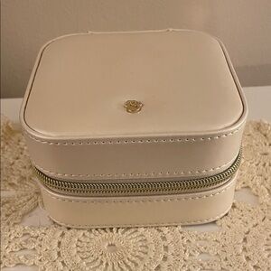 Spartina 449 Cream Travel Jewelry box